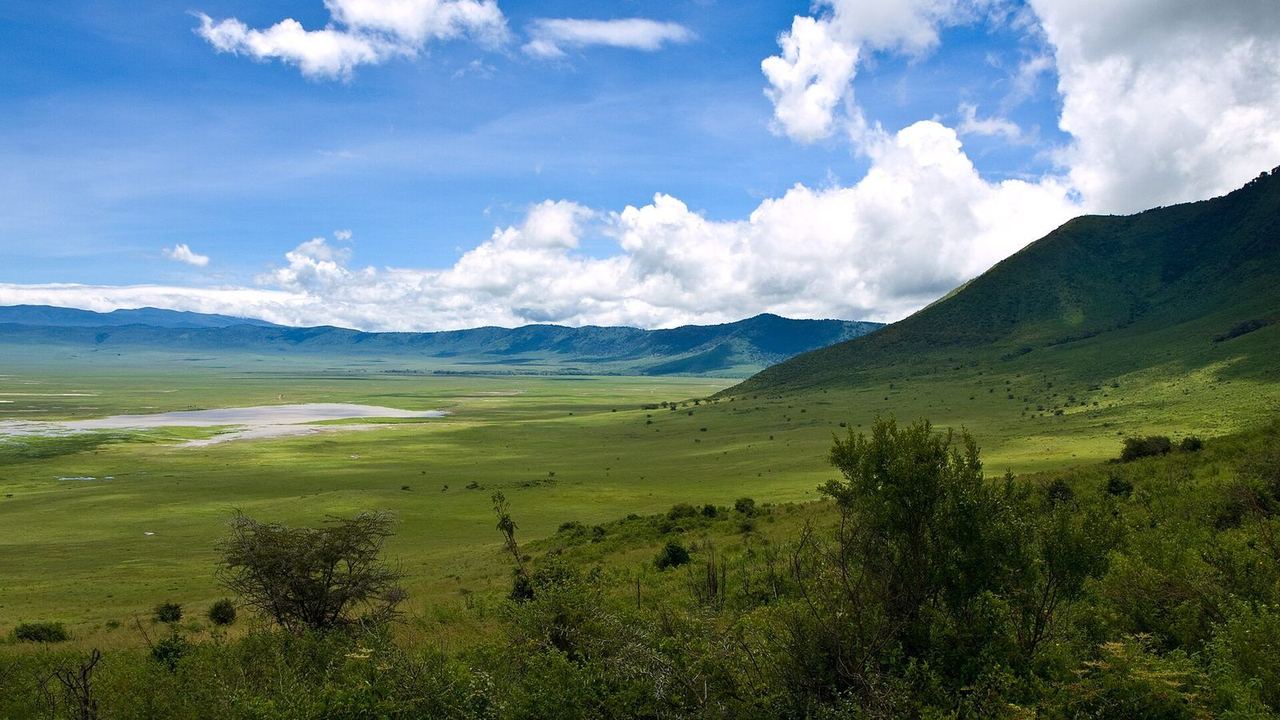 Ngorongoro Crater — tours and safaris